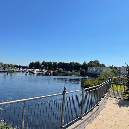 Five Bedroom Waterfront House Carrick on Shannon المظهر الخارجي الصورة